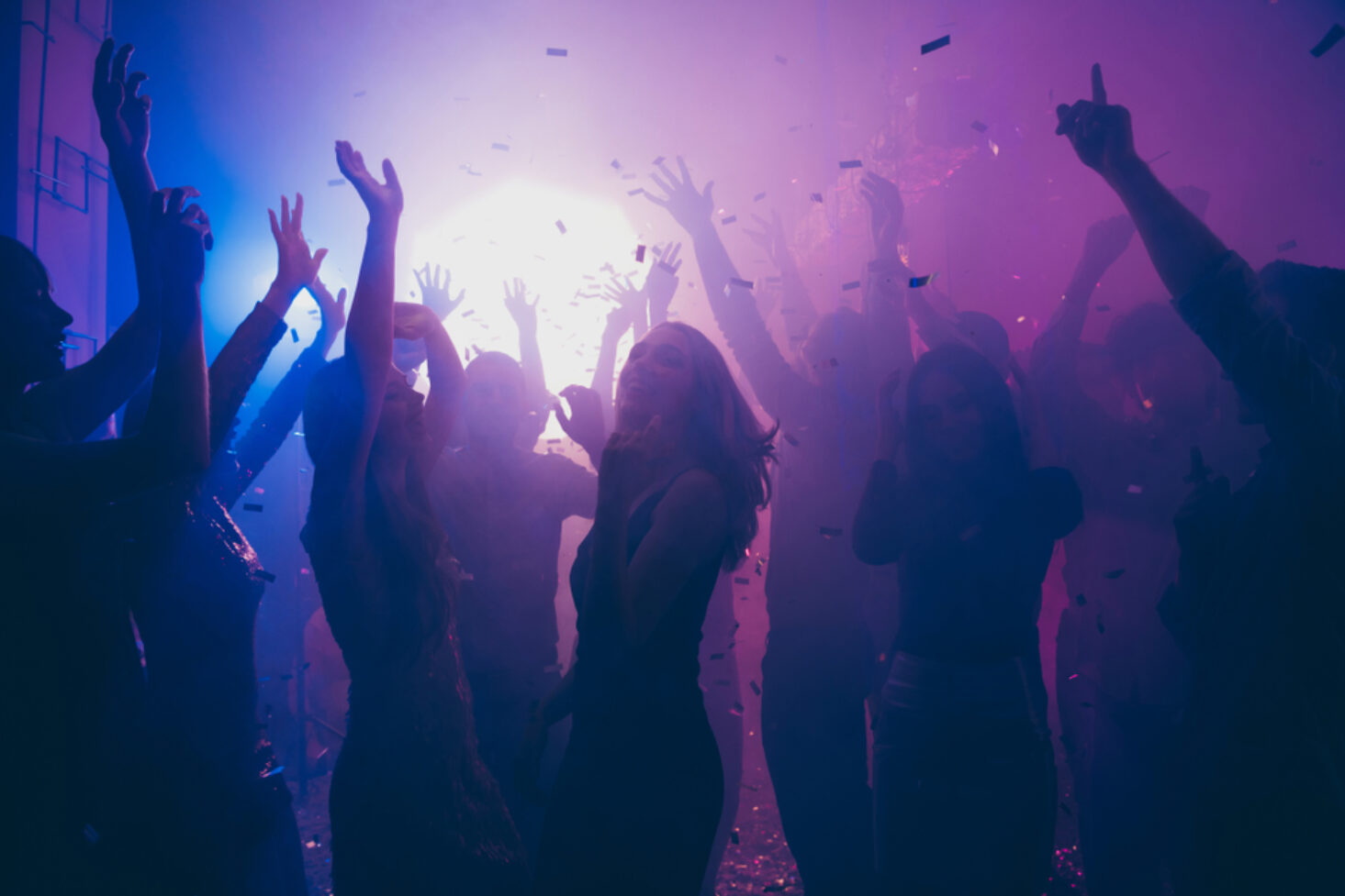 How to Plan a Night Out That Encourages Bonding