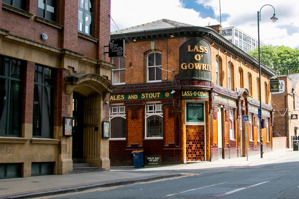 Oxford Road: Student-Friendly Bars and Clubs